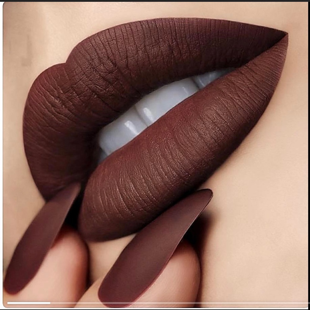 Liquid matte brown lipstick